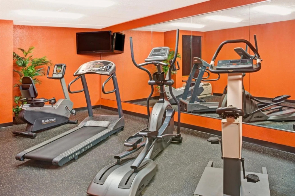 Holiday Inn Hotel Statesville-I-77 Exit 49a