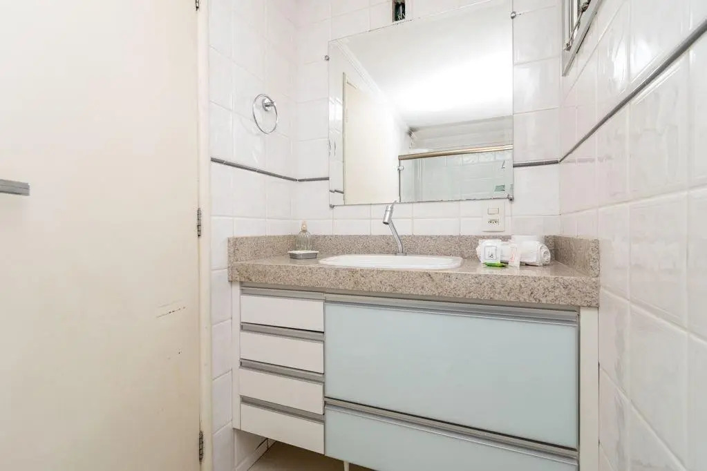Apartamento de 3 quartos no Setor Bueno - Wi-fi - Garagem - DOM302