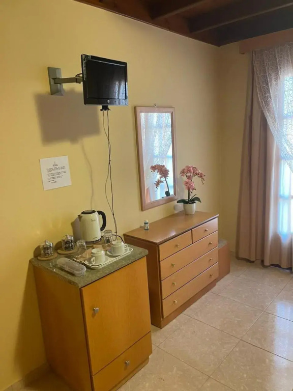 Pinotsi Rooms