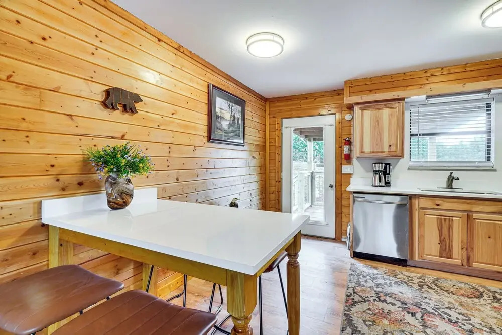 Sevierville Home w/ Hot Tub: 3 Mi to Natl Park