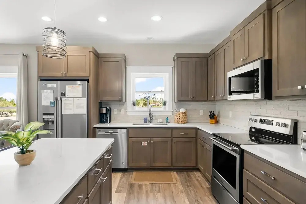 Pet Friendly Beach House - Marina View