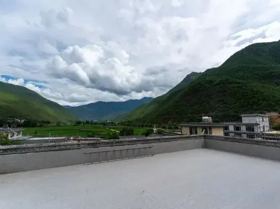 Weixi Gadan Fanyin Homestay (Tacheng Cultural Square Store)
