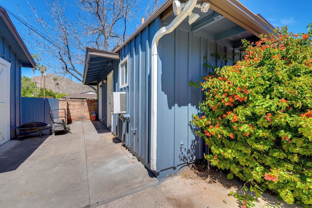 10 Mi to Dtwn Phoenix: Studio w/ Outdoor Kitchen!