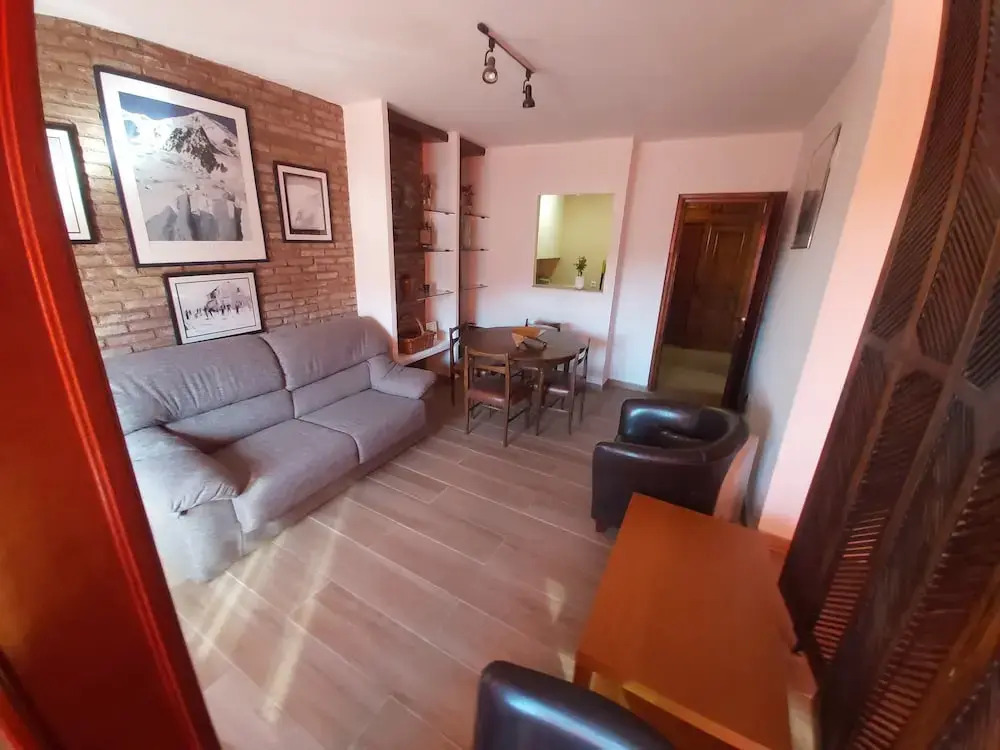 Unbeatable Location at the Foot of the Slopes