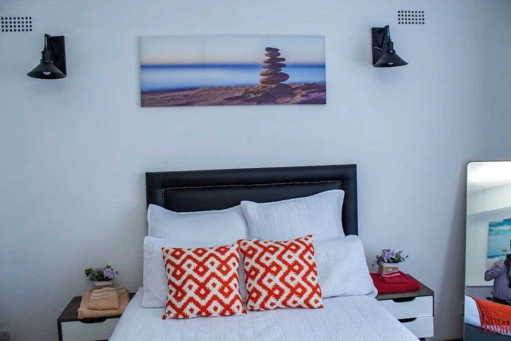Apartment Sleeps 4, 2 Baths, Free Parking