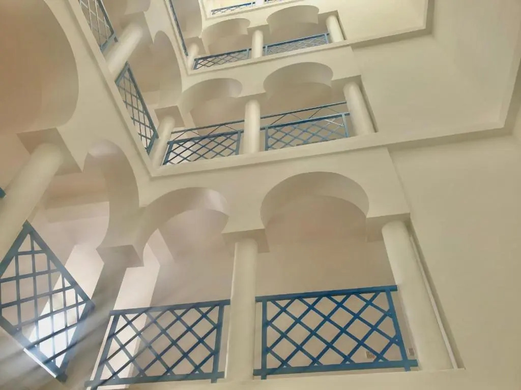 TANGER/ASILAH: APPART 50m2 FACE MER ET PISCINES, 5 PLACES, TOUT ÉQUIPÉ+WIFI+CLIM
