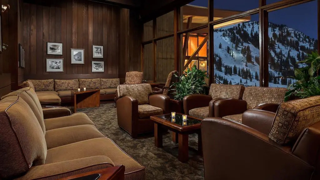Altas Rustler Lodge