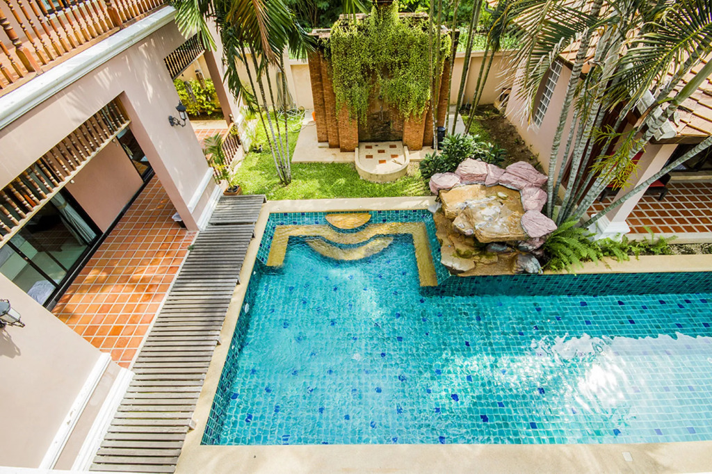 Pratumnak Regal Villa