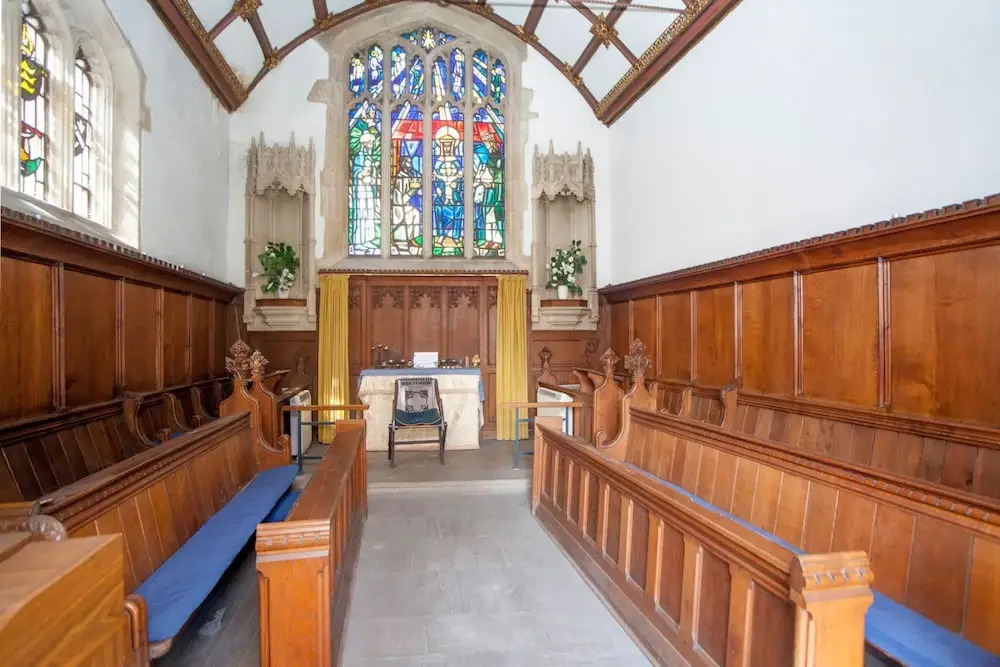 Elegant 1 Bedroom Flat With Period Features in Bristol