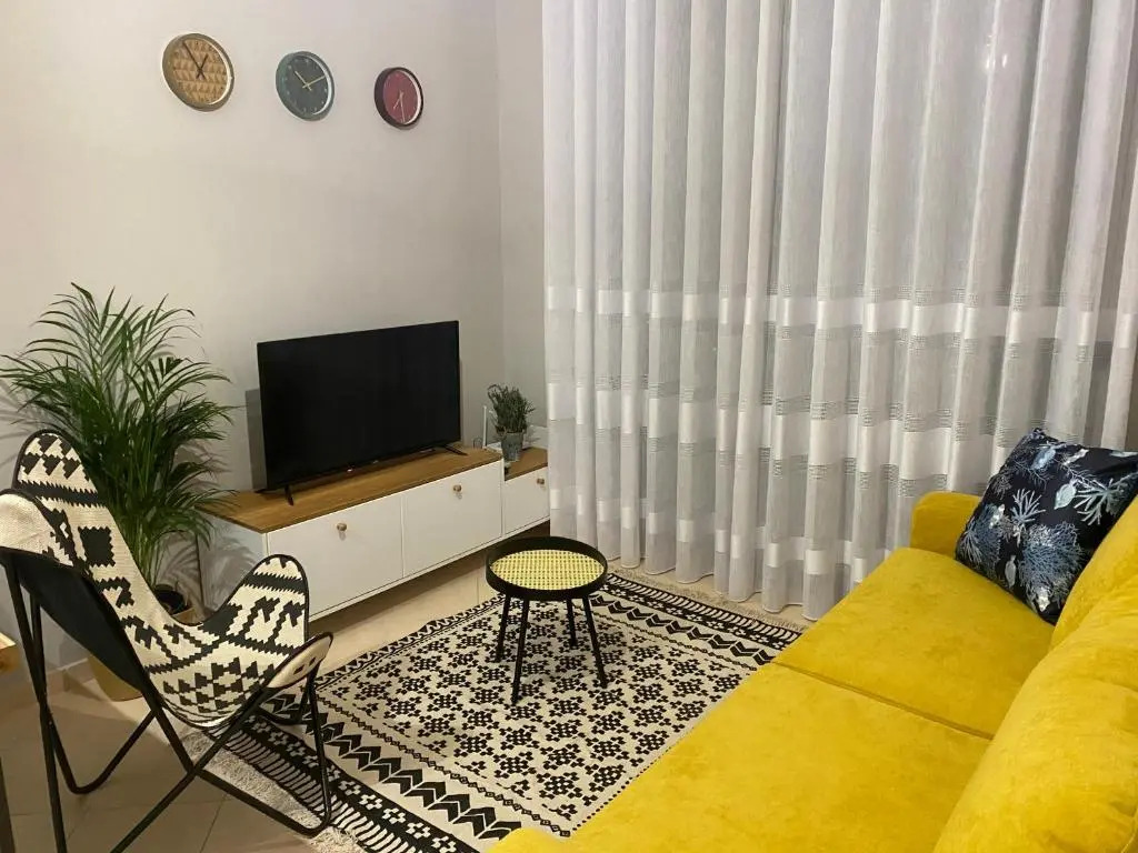 Cheerful 2-bedroom apartment in Golem