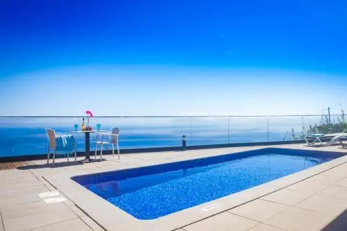 Eden Sun - A Modern Luxury Villa with a Panoramic View