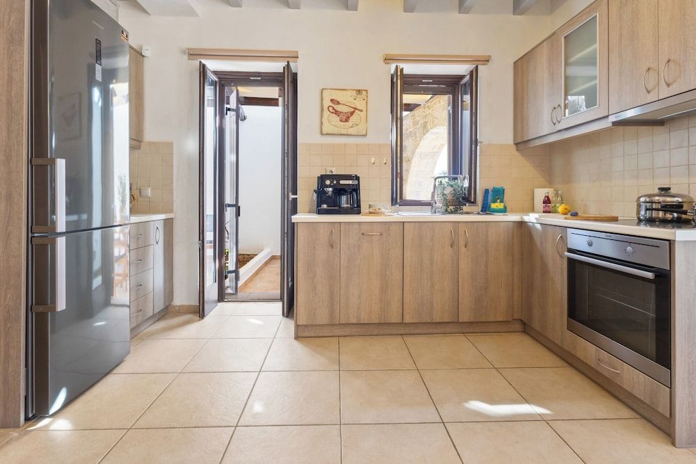 Phaistos Villas Elegant South Residence