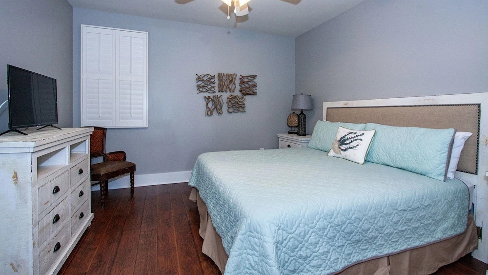 Two Bedroom Condo With Panoramic Views - Unit Crd1209