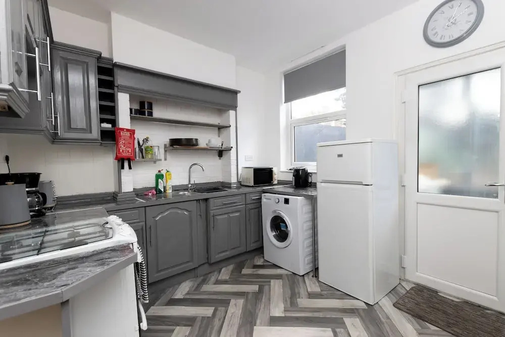 Cozy Nottingham Retreat Entire Home With 4 Bedroom