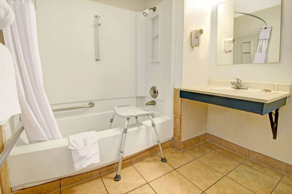 Super 8 by Wyndham Las Cruces University Area