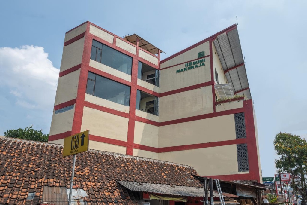 OYO 1360 Bumi Makhraja Syariah