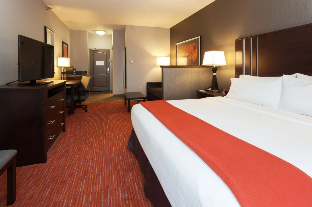 Holiday Inn Express & Suites Rapid City by IHG