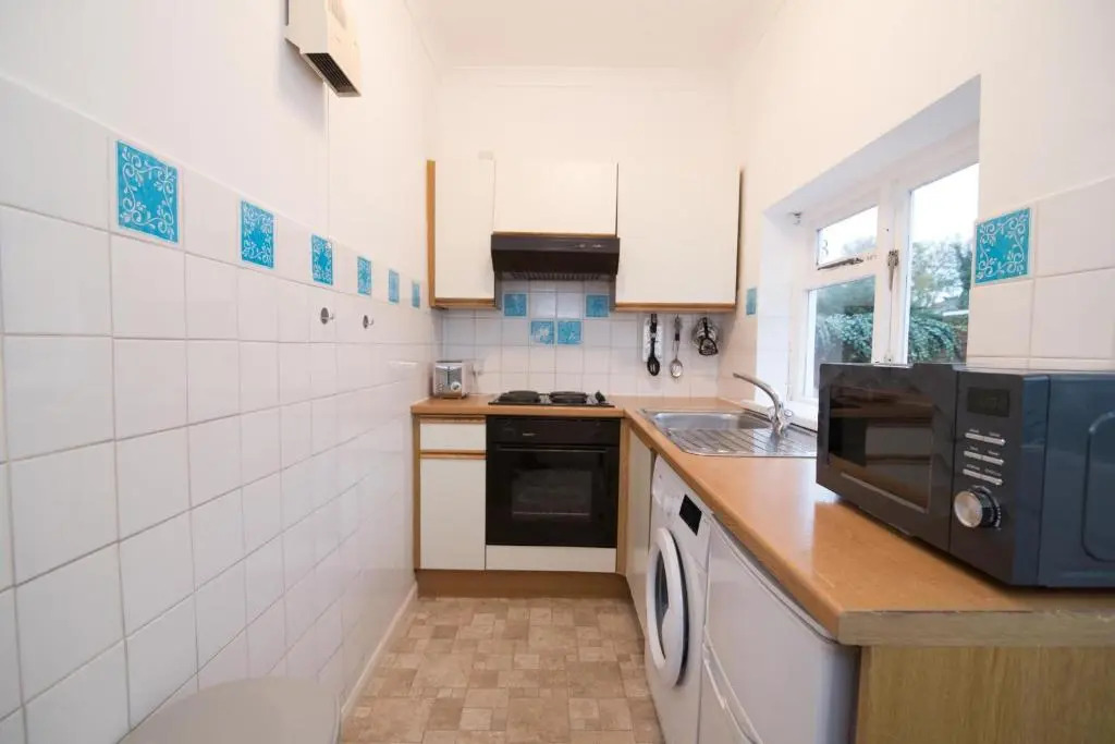Aston Henry James Cookham Road Cosy flat close to town centre