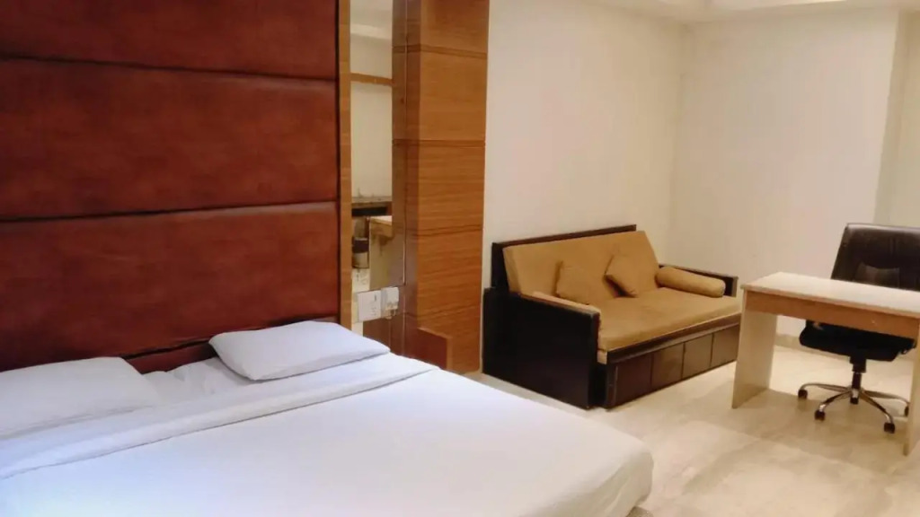 Hotel Gagan Inn - Backside Punjab National Bank - West Patel Nagar, Metro Pillar No 222