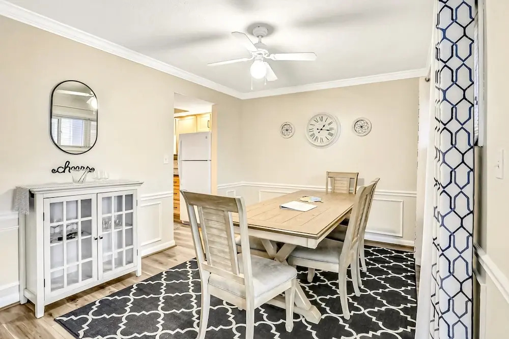 Oceanfront Condo With Pool, Grill, Central AC, Washer/dryer, & Snowbird Friendly