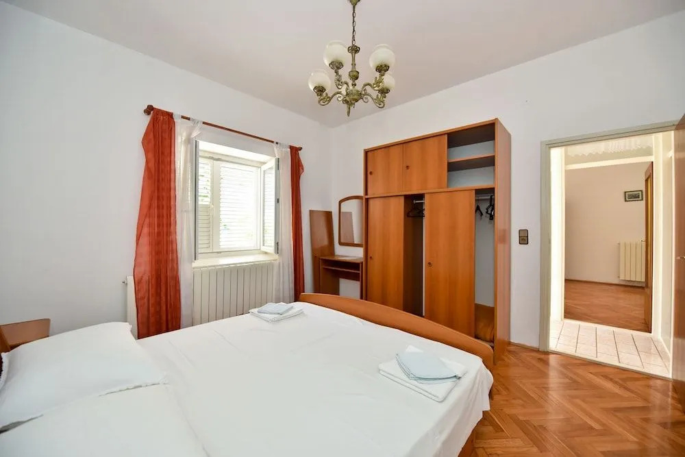 Apartments Zeno
