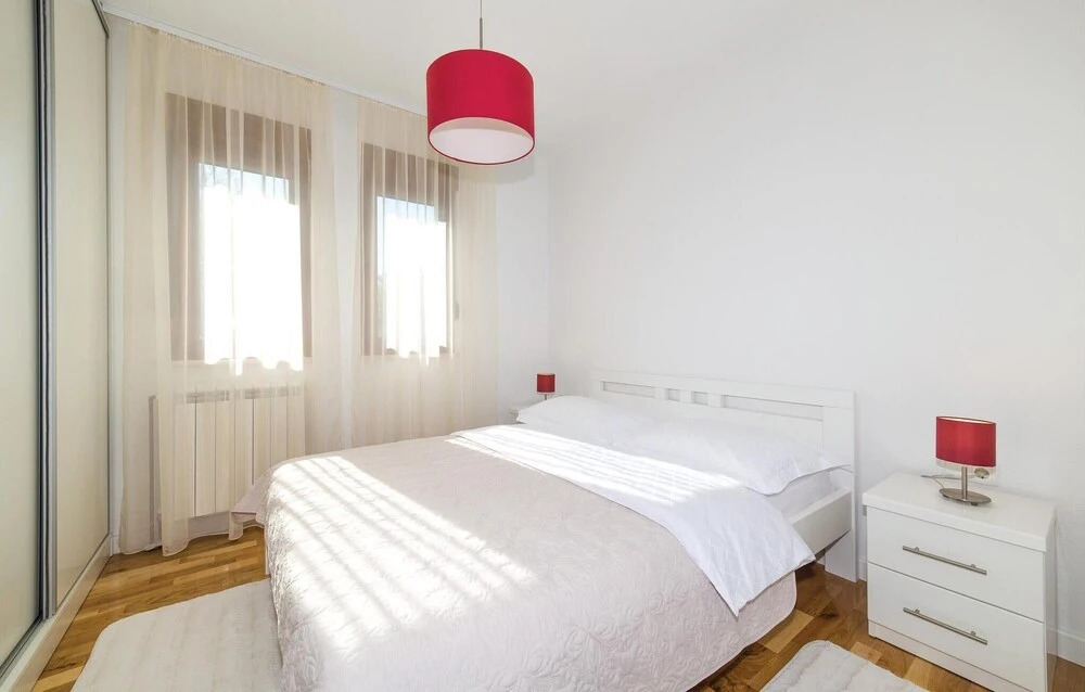 Five-Bedroom Holiday Home In Kastel Stafilic
