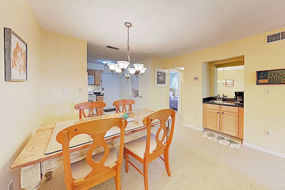 New Listing! Ground-floor W/ Pools, Tennis 2 Bedroom Villa