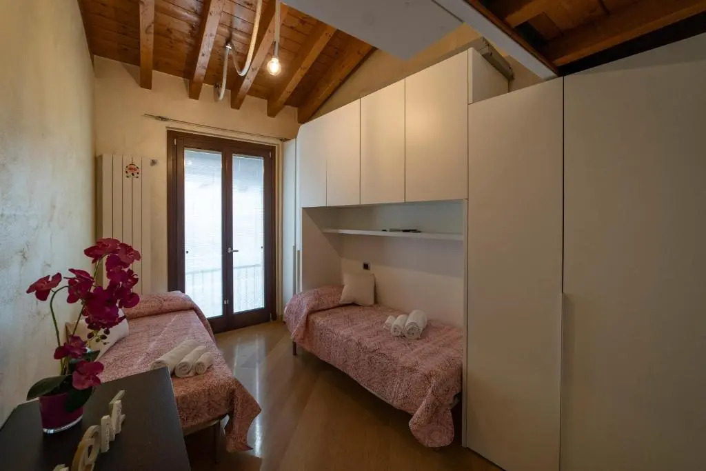 Diamond Suite