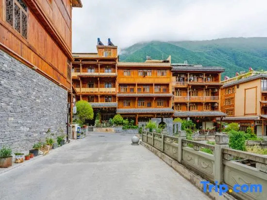 Xiyi Hailuogou townlet Xiaozhu Homestay