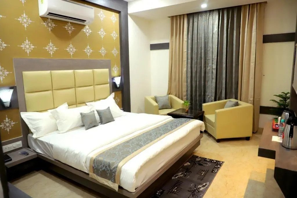 Hotel The Golden Palms ( A unit of MGR Hotels & Resorts)