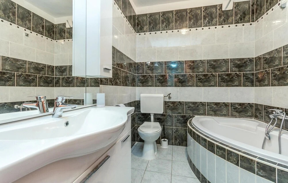 Beautiful Home in Biograd na Moru With Wifi and 4 Bedrooms