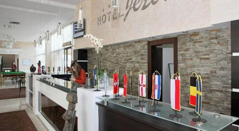 Jezero Hotel