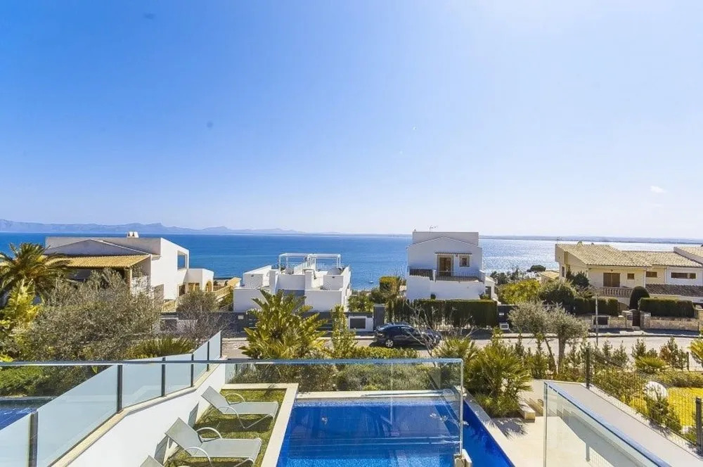 Villa Aqua