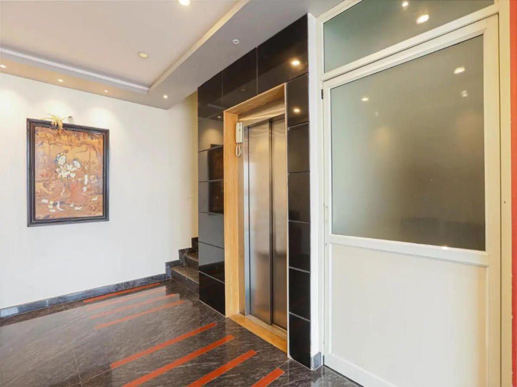 Capital O 84042 Nakshatraa Residency