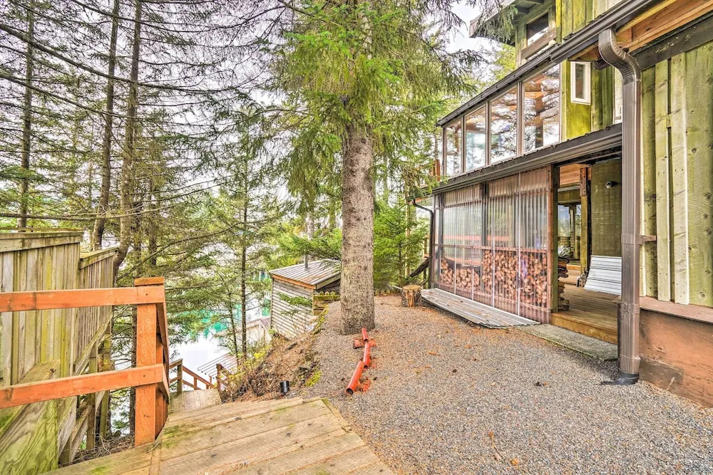 Serene Seldovia Cabin w/ Deck, Grill & Views!