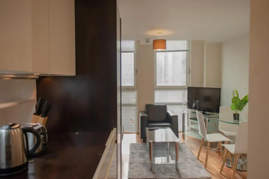 Moorgate Apartments by MySquare
