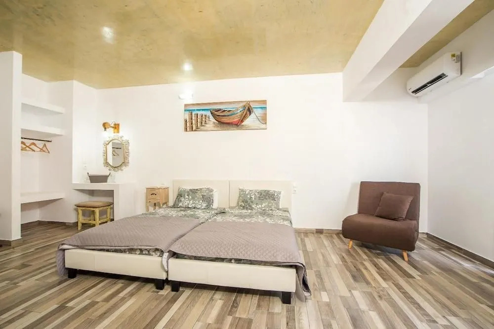 Lisabeth Studio Apartments