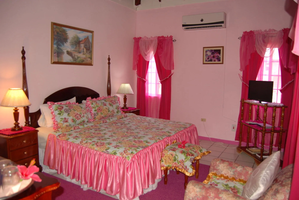 Pink Hibiscus Bed and Breakfast