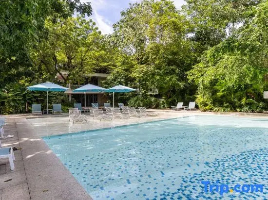 Studio for 5 at Tambuli Residences Garden View by Dominik Studio with Pool & Balcony in Mactan