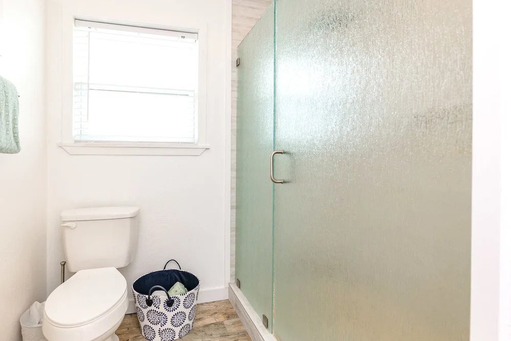 3BR/3BA Pool and Boardwalk to the Beach by RedAwning