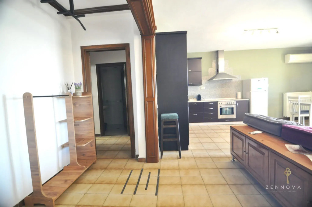 Zennova 80 Kastra Apartment