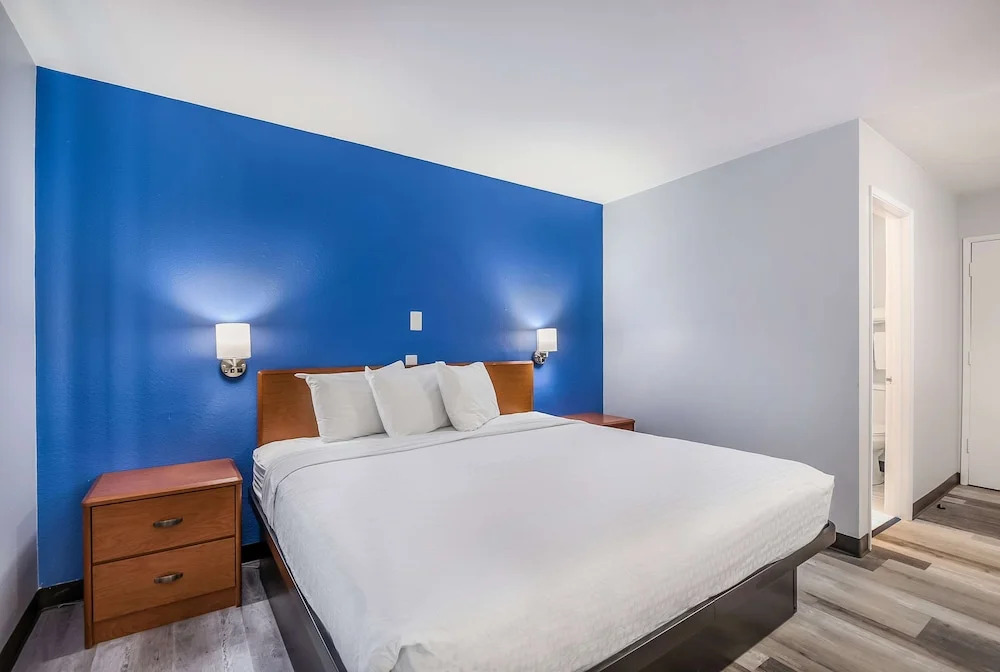 Motel 6 Peoria - East