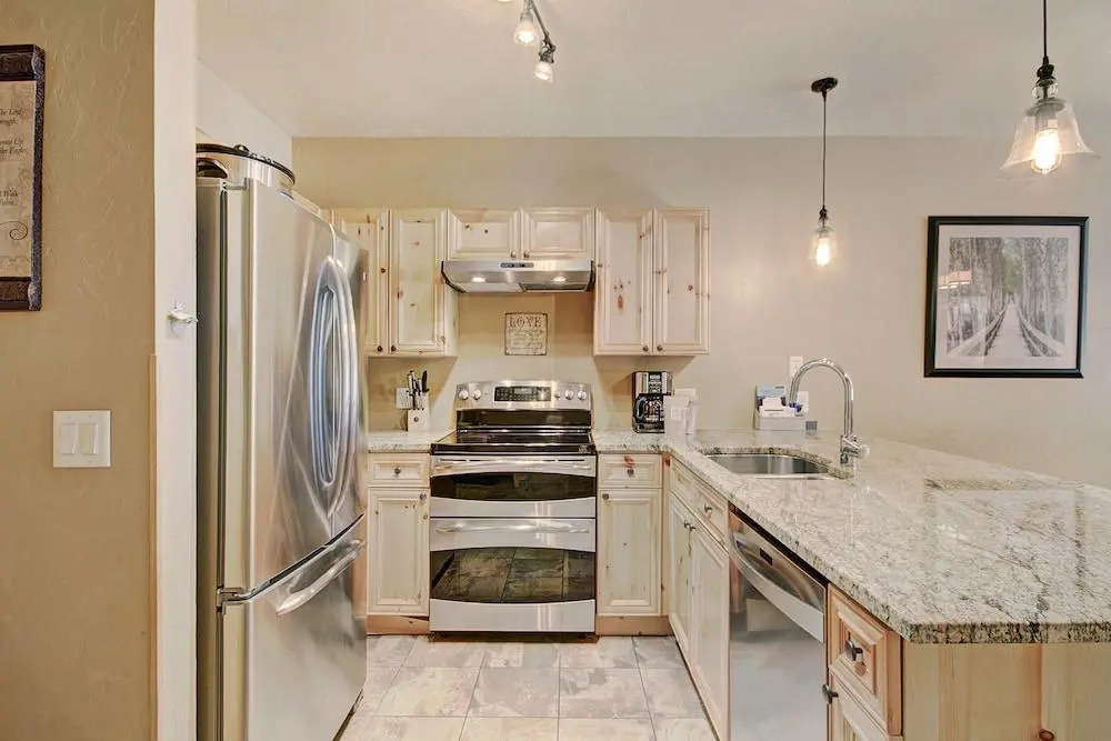 2609 Tenderfoot Lodge