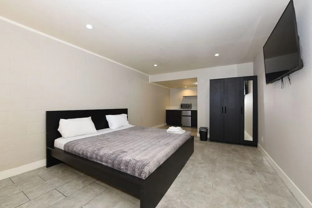 Towne And Country Motel