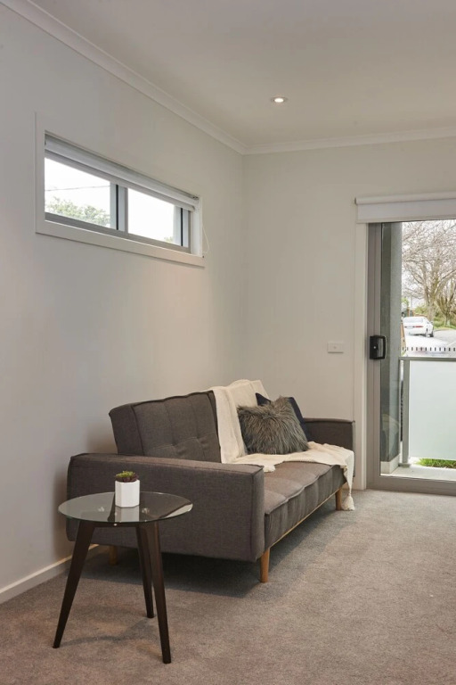 Bright and Updated 1 Bedroom Apartment