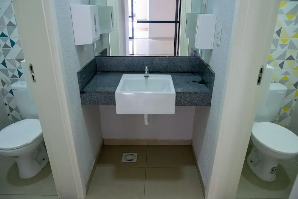 Apto com Piscina Churrasqueira a 85 m da Praia