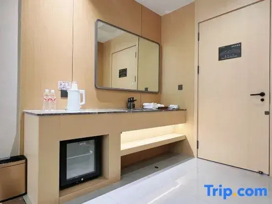 Pingliang Sports Park Hotel