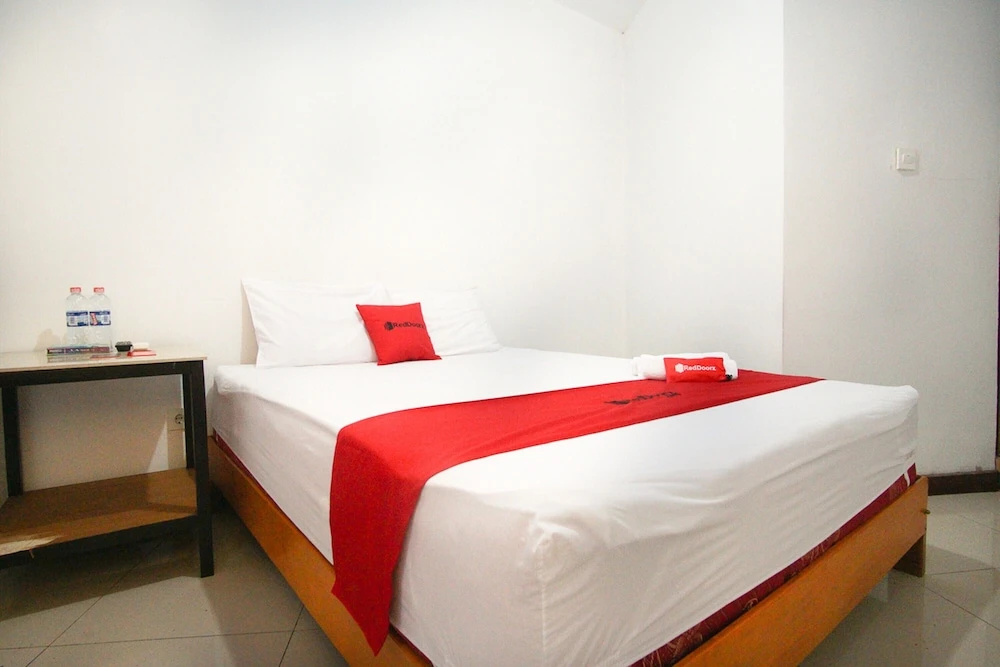 RedDoorz near Mall Abepura