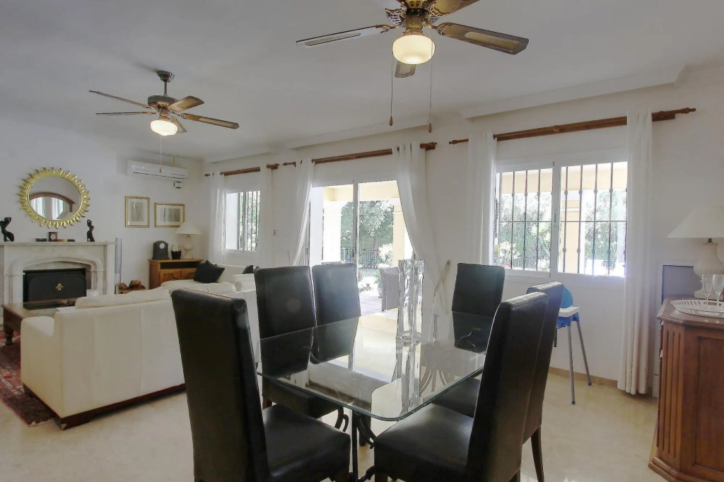 1106 Marbella Large Family Villa