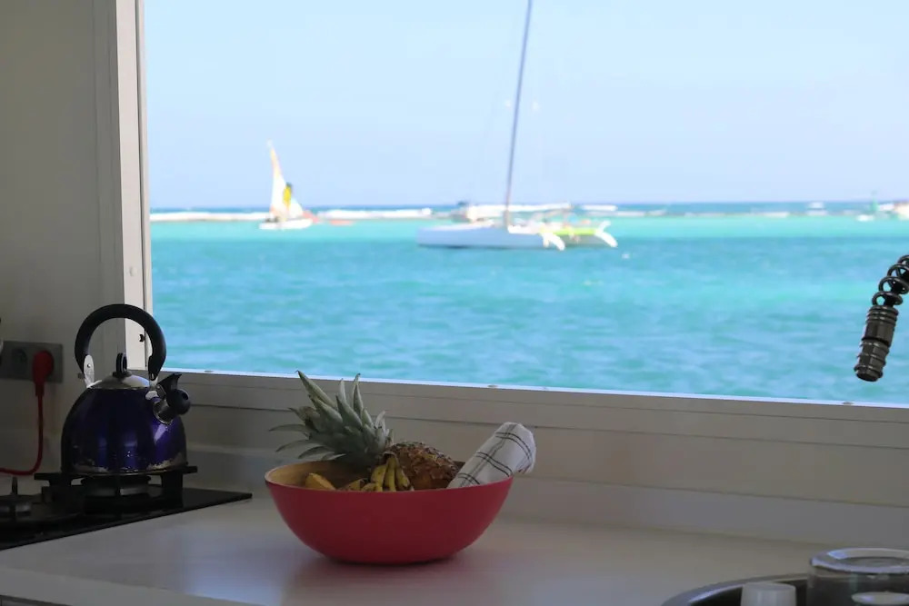 Lagoon Lodge Caraïbes -Lodge flottant sur lagon avec vue mer